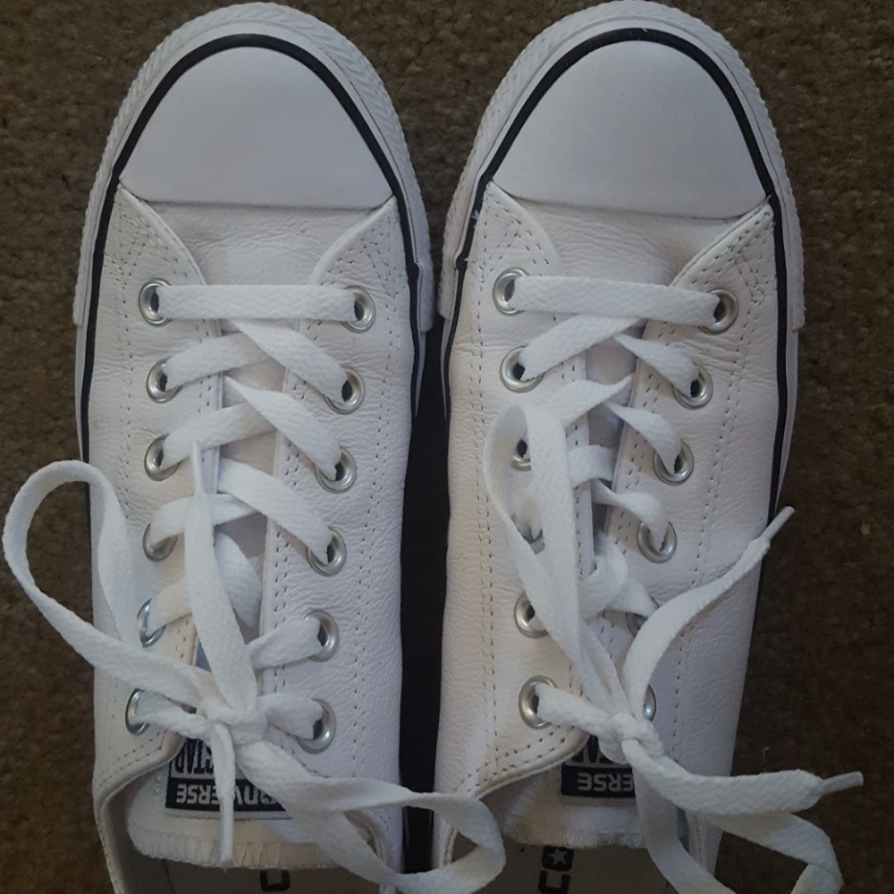 Brand new CONVERSE! They didn't fit me.